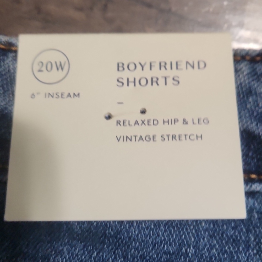 Universal Thread Distressed Boyfriend Denim Shorts Size 20W NWT - Picture 6 of 7